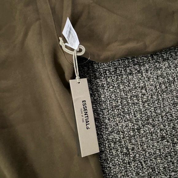 Essential - Picture 3 of 3